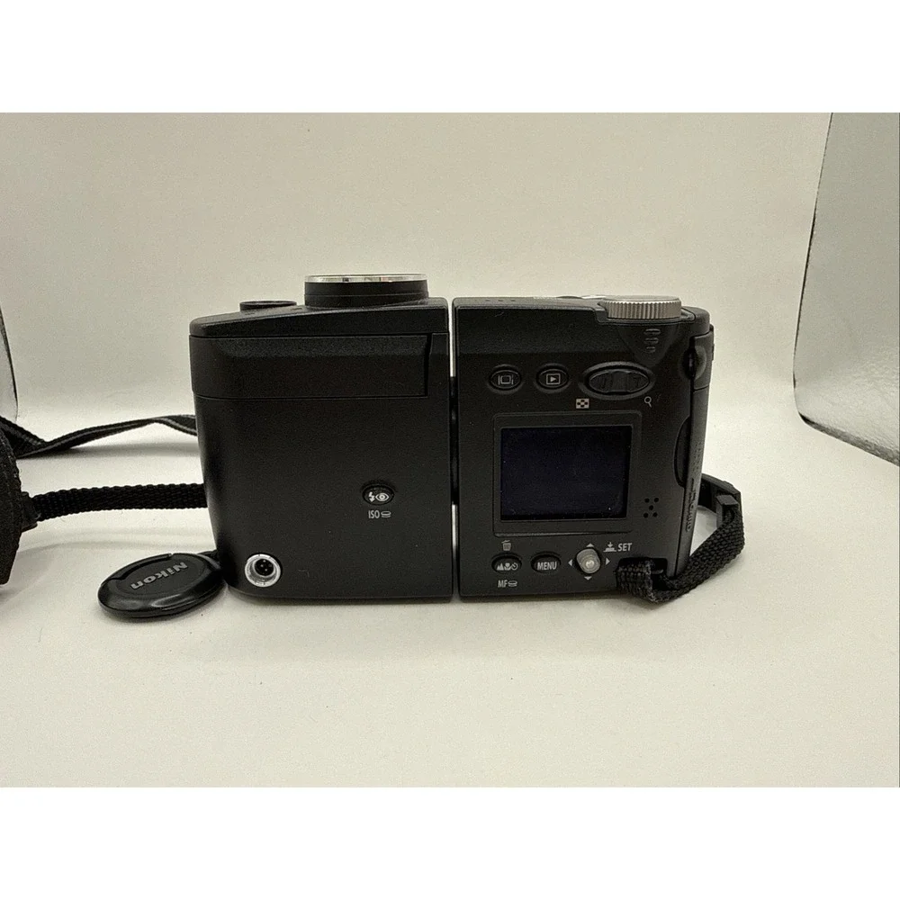 Nikon Coolpix 4500 4.0 MP 1.5